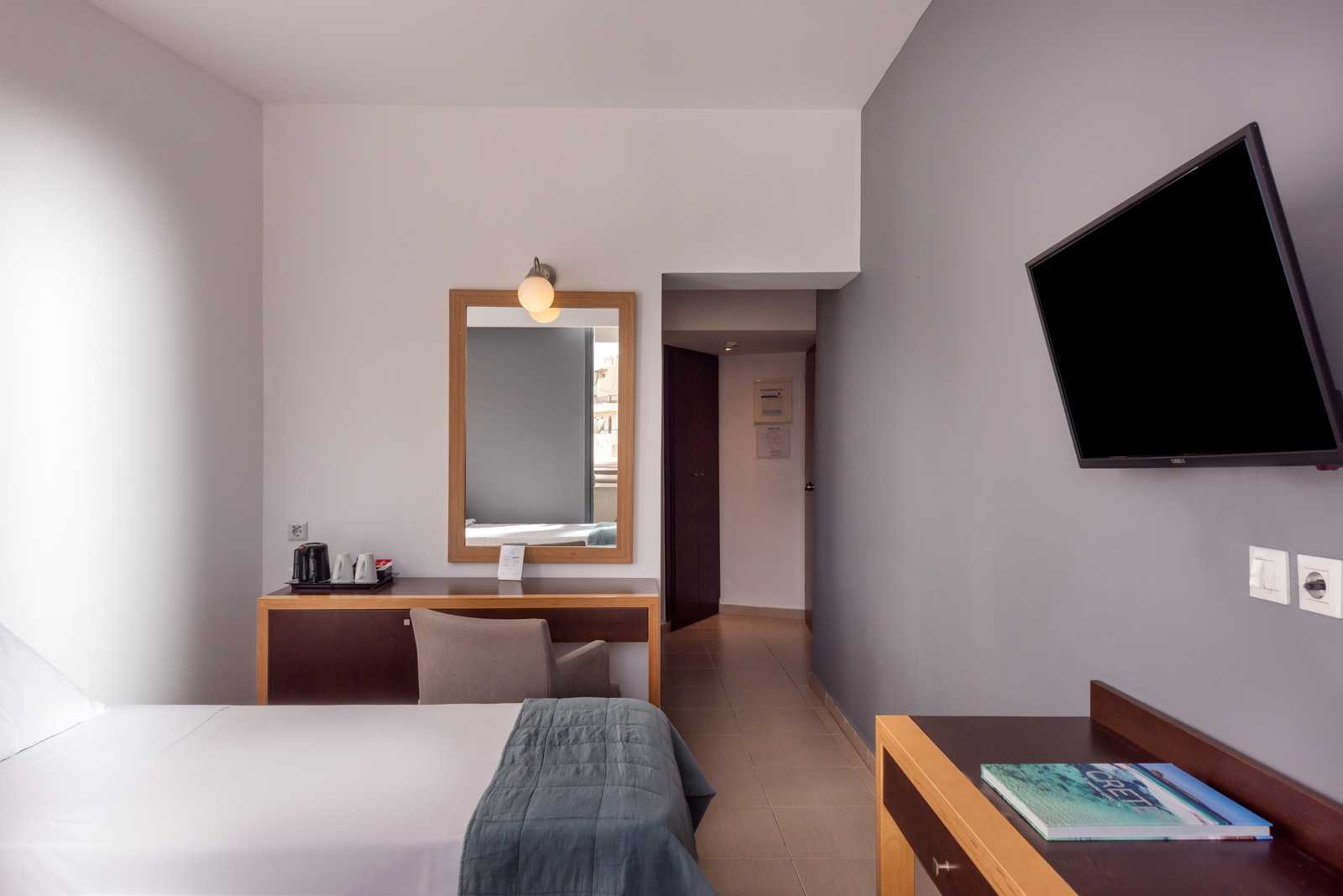 Double Room Bedroom, TV