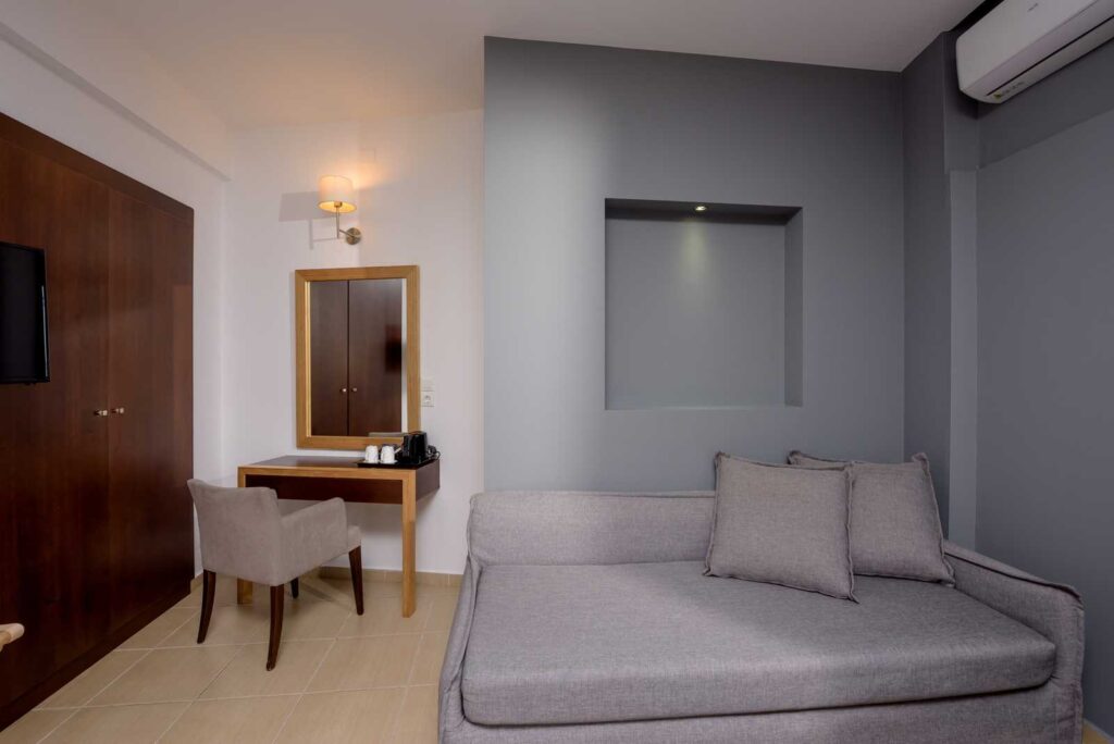 Triple Room Iraklion Hotel 032